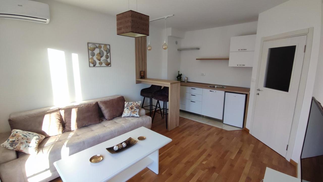 Apartmani Stari Aerodrom Podgorica Kültér fotó